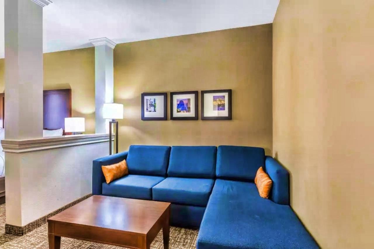 Comfort Suites Houston I45 North Aldine Exterior photo